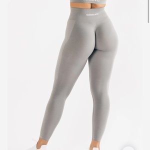 Hi 💗 , im looking for alphabet amplify legging in grey or any color size small